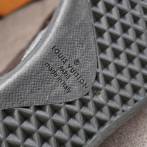 authentic Louis Vuitton shoes - Picture 9 of 9